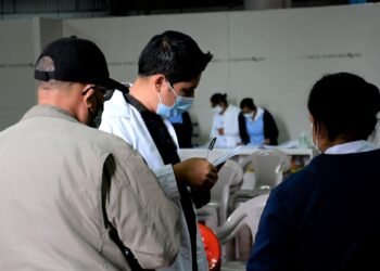 Instan a población con síntomas pos-COVID a recibir atención médica
