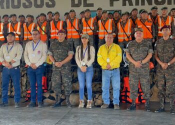 Elementos militares se preparan para el combate de incendios forestales