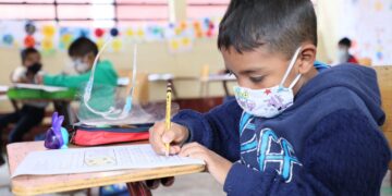 Estudiantes han recibido materiales para fortalecer su aprendizaje. /Foto: Mineduc