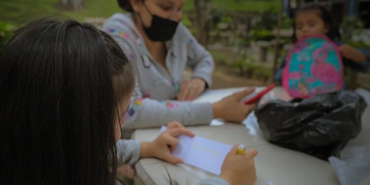 Con el Acogimiento Familiar Temporal se vela por el bienestar de niños y niñas. /Foto: SBS