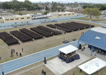 Anuncian incremento salarial para la PNC