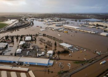 Cifra de fallecidos por tormentas en California sube a 17