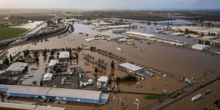 Cifra de fallecidos por tormentas en California sube a 17