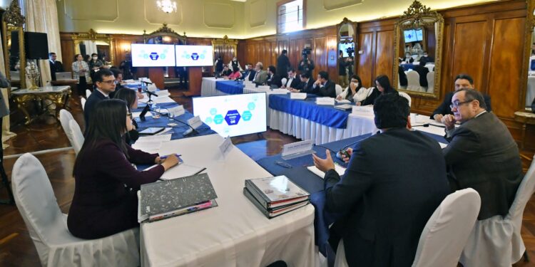 Presentan plan de trabajo para impulsar empleo digno