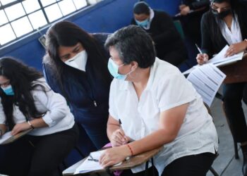 Personal docente también es capacitado con el fin de fortalecer competencias educativas. /Foto: Mineduc