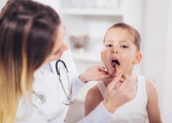 Instan a tratar síntomas de amigdalitis para evitar complicaciones