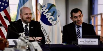 Autoridades abordaron temas para el apoyo al sector agrícola. /Foto: Embajada de Estados Unidos en Guatemala