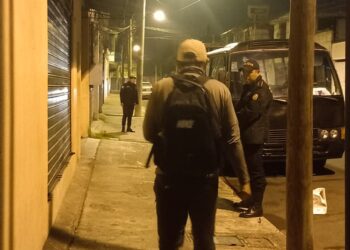 Asisten a 22 personas que transitaban en el país de manera irregular
