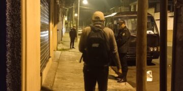 Asisten a 22 personas que transitaban en el país de manera irregular