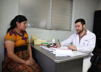 Invitan a los guatemaltecos a participar en la convocatoria y formar parte del personal. /Foto: IGSS