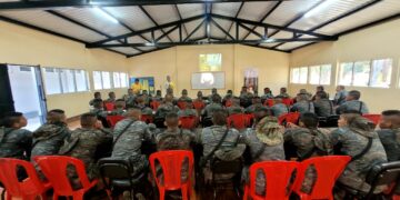 Personal militar recibió capacitación sobre el control de incendios forestales. /Foto: Ejército de Guatemala