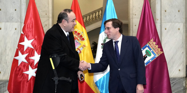 Mandatario se reunió con el alcalde de Madrid. /Foto: Cortesía