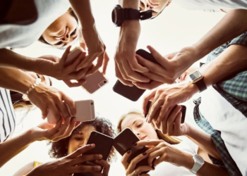 Consultar mucho las redes sociales puede producir cambios en cerebro adolescente