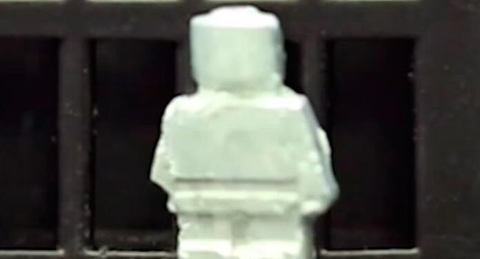 Diseñan pequeño robot capaz de licuarse y recuperar la forma