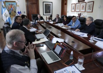 Salud presenta al jefe del Ejecutivo avances de planes establecidos para el año