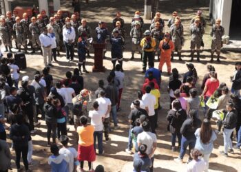 Más de 100 menores de residencias de la SBS participan en actividad recreativa