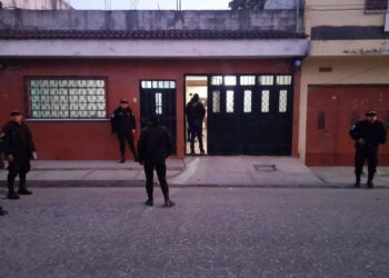 Ejecutan allanamientos por casos de estafas y lavado de dinero