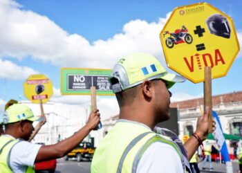 Instalan quiosco móvil para renovación y reposición de licencias