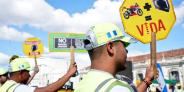 Instalan quiosco móvil para renovación y reposición de licencias