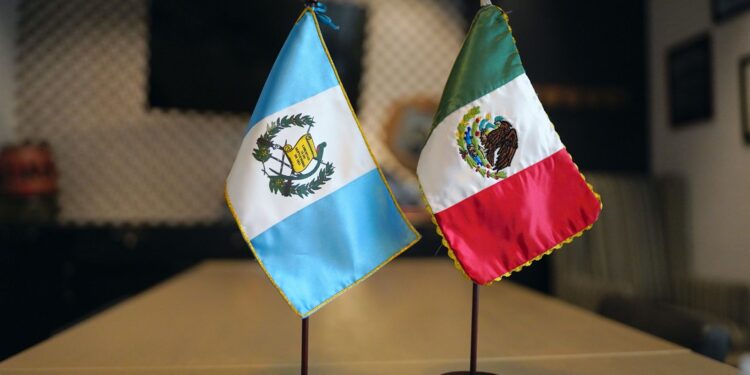 Guatemala y México establecen estrategias para combatir delitos transnacionales