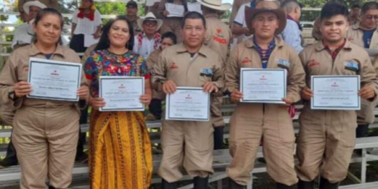 Agricultores marquenses fortalecen capacidades en el extranjero