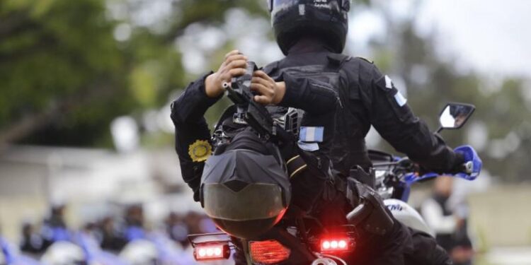 Lobos GRIL comparten técnicas y tácticas con el Ejército