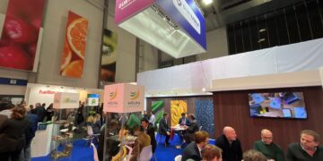 Presentan frutas y vegetales de Guatemala en la Feria Fruit Logística 2023