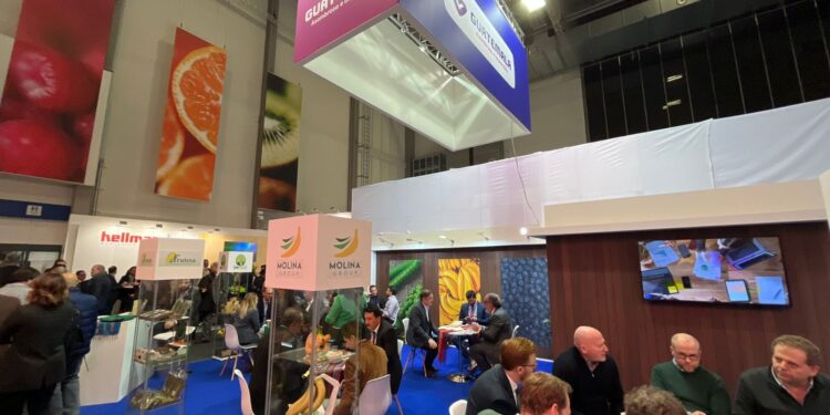 Presentan frutas y vegetales de Guatemala en la Feria Fruit Logística 2023