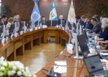 Minfin y Banguat se reúnen con directivos del Banco Mundial