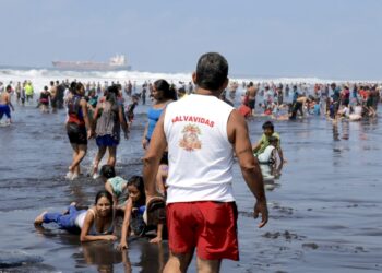 Abren convocatoria para integrarse a equipo de salvavidas