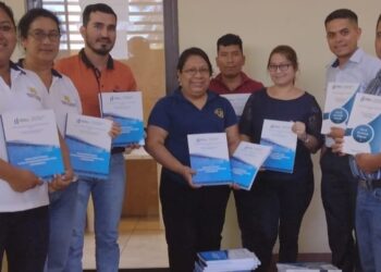 Distribuyen material para educación extraescolar en Chiquimula