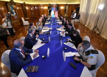 Ejecutivo se reúne con delegación de Estados Unidos