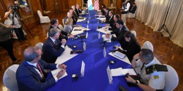 Ejecutivo se reúne con delegación de Estados Unidos