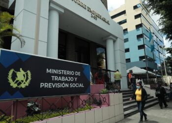 Nombran a nuevos integrantes de la Comisión Nacional del Salario