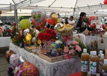 Emprendedoras de Salamá participan en Expobazar del Amor y la Amistad