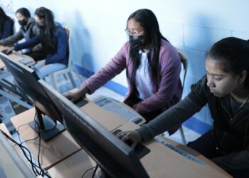 Más de 52 mil estudiantes reciben alimentos y útiles escolares en Zacapa