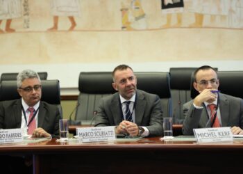 Directores ejecutivos del Banco Mundial se reúnen con líderes del país