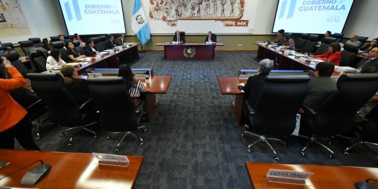 Preparan programas para fortalecer atención a mujeres víctimas de violencia