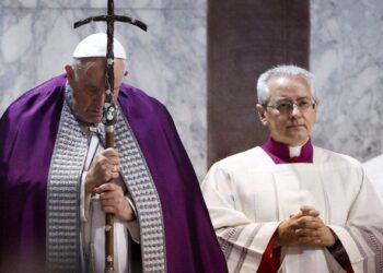 Papa en misa de Miércoles de Ceniza: “Idolatrar el ‘yo’ es destructivo”