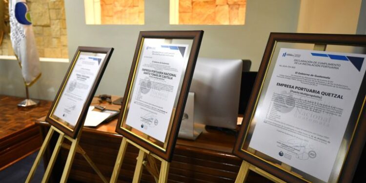 Entregan declaración de cumplimiento de estándares en portuarias