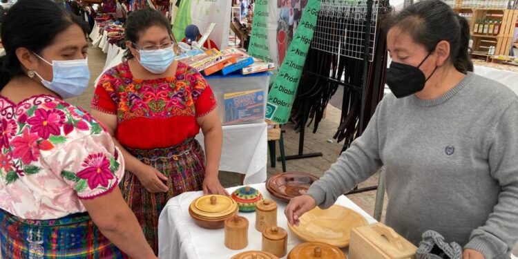 Buscan fortalecer las competencias de mujeres emprendedoras. /Foto: Vice mipyme