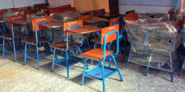 Centros educativos de Escuintla reciben mobiliario