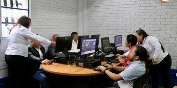 Privados de libertad utilizarán laboratorio de computación para recibir sus clases universitarias. /Foto: DGSP