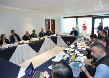 Ejecutivo conoce avances de programas y proyectos a cargo del CIV