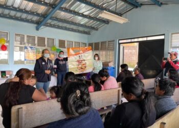 Madres de Sacatepéquez conocieron la importancia de la seguridad alimentaria. /Foto: SESAN