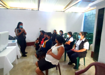 Mujeres conocieron la importancia de la lactancia materna. /Foto: SESAN