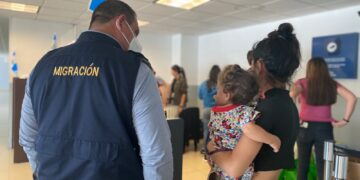 Migración atiende a personas solicitantes de refugio. /Foto: IGM