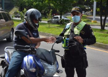 Instan a utilizar casco para evitar accidentes viales