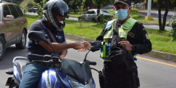 Instan a utilizar casco para evitar accidentes viales