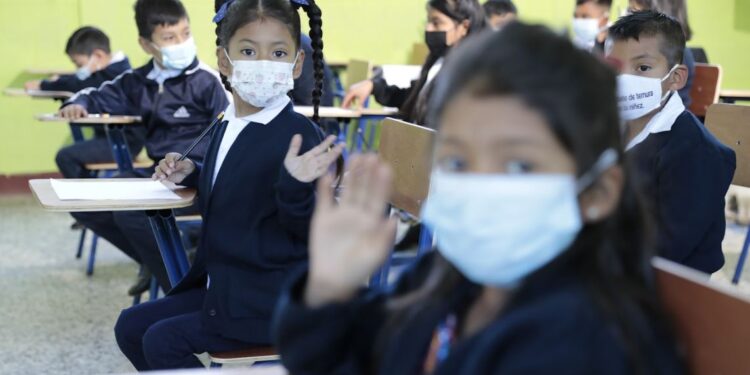 Ejecutivo reitera compromiso de fortalecer el sector educativo